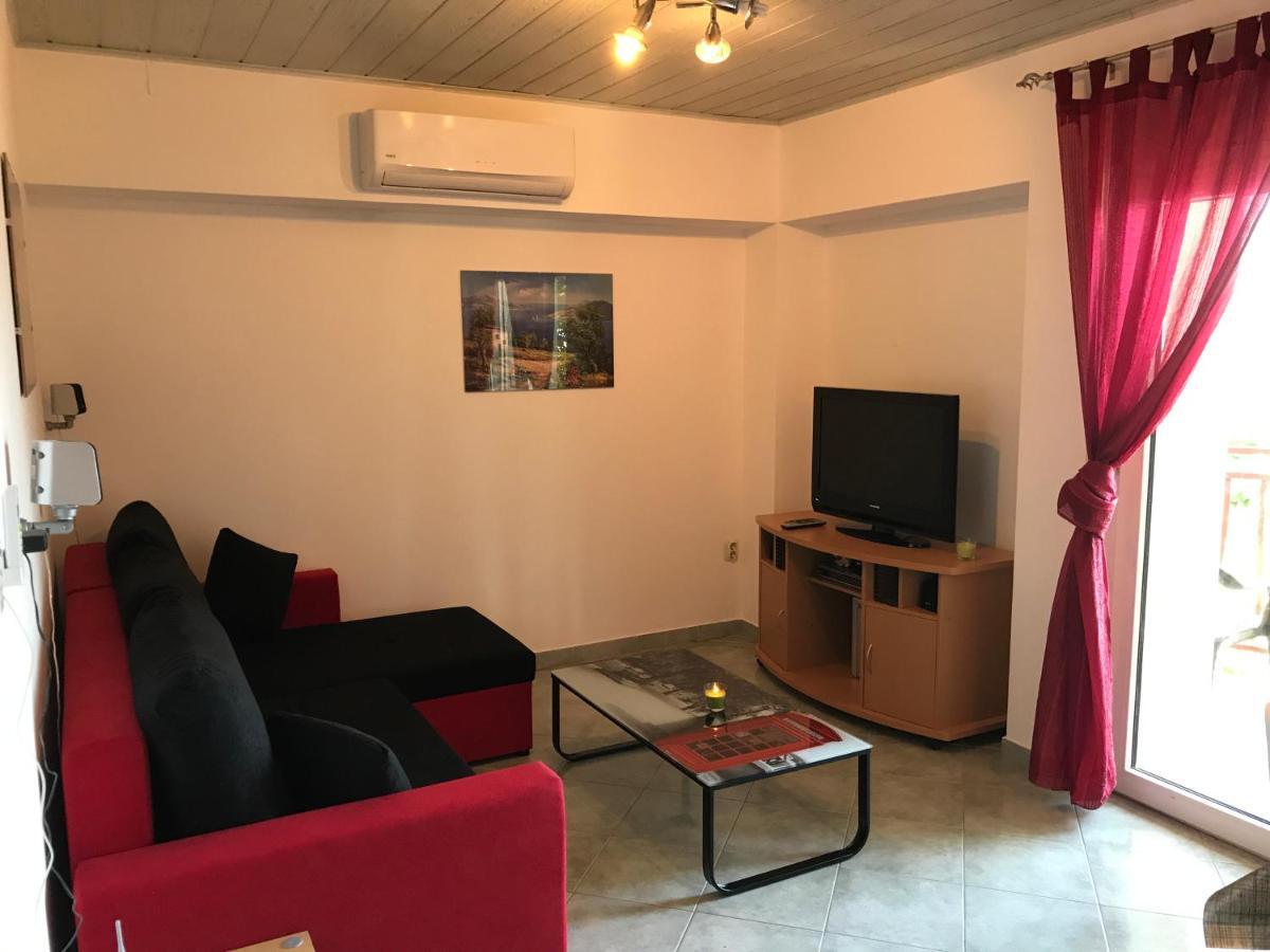Grdelin Lägenhet Omiš Exteriör bild